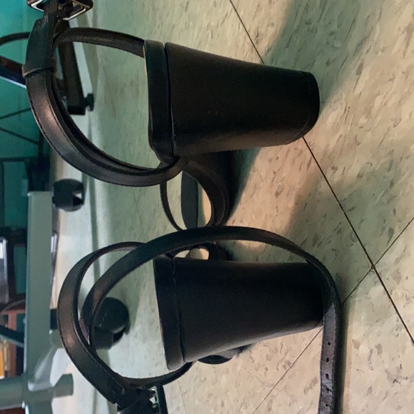 black heels - Picture 6 of 6